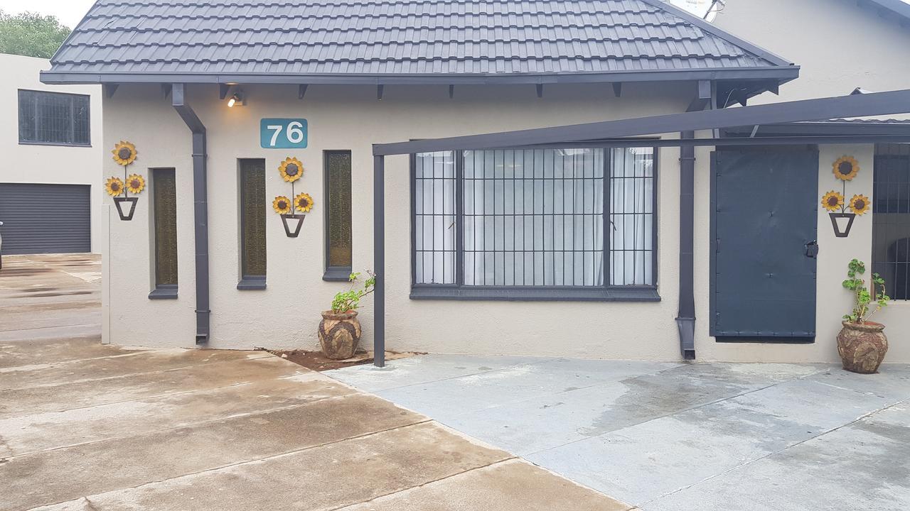 Favour Guest House Polokwane Ngoại thất bức ảnh